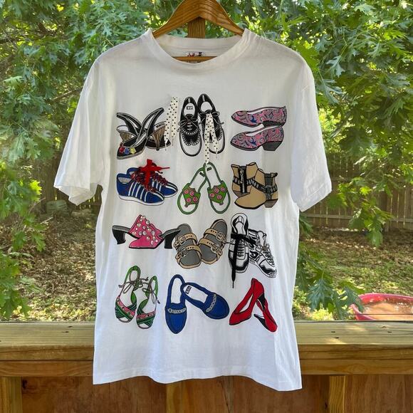 Ezl Vintage Women's 3D Shoes Tee White One Size. RARE! - Picture 1 of 11